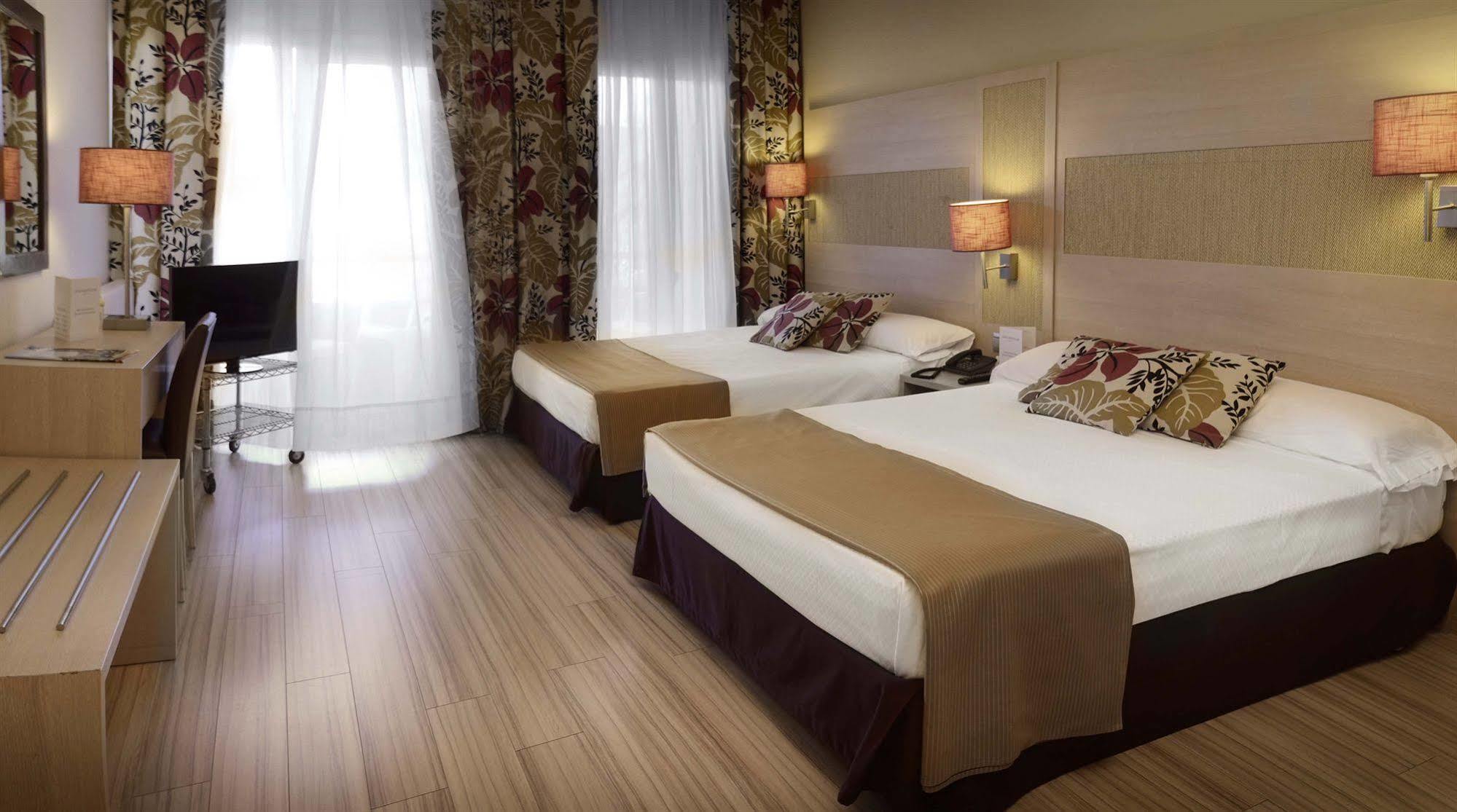 Augusta Club & Spa - Adults Only Lloret de Mar Esterno foto